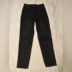 Black American Eagle Ripped Mom Jeans